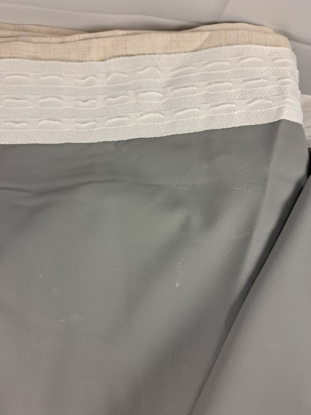 Blackout užuolaidos šviesaus smėlio spalvos, lino imitacija, 100 % užtemdymas, 1 vnt.