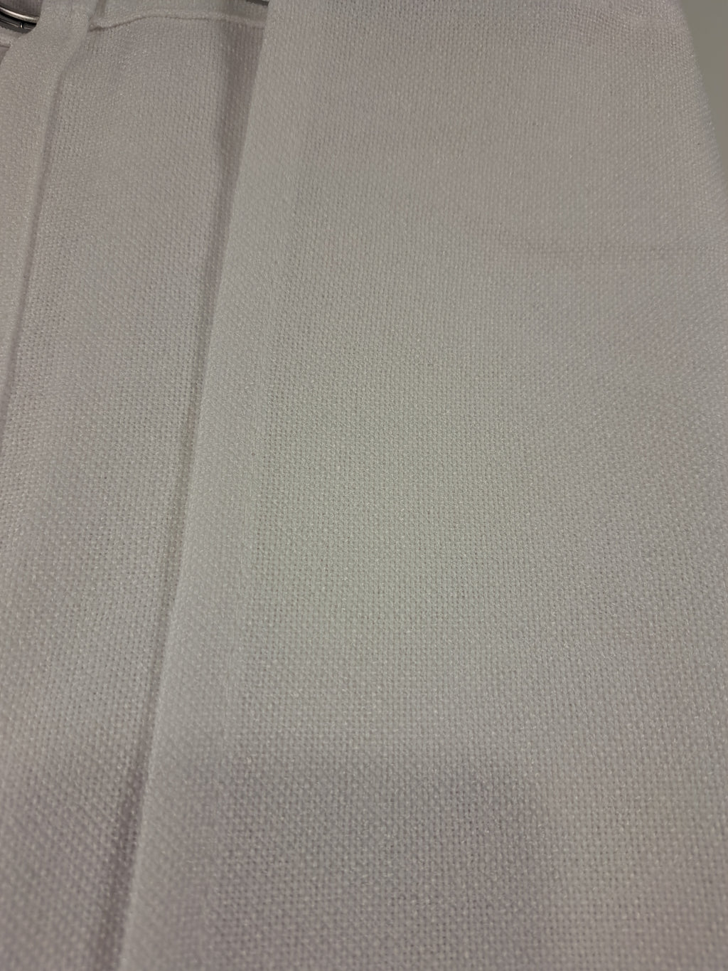 Pusiau permatomos užuolaidos baltos spalvos, 140 × 200 cm, 1 vnt.