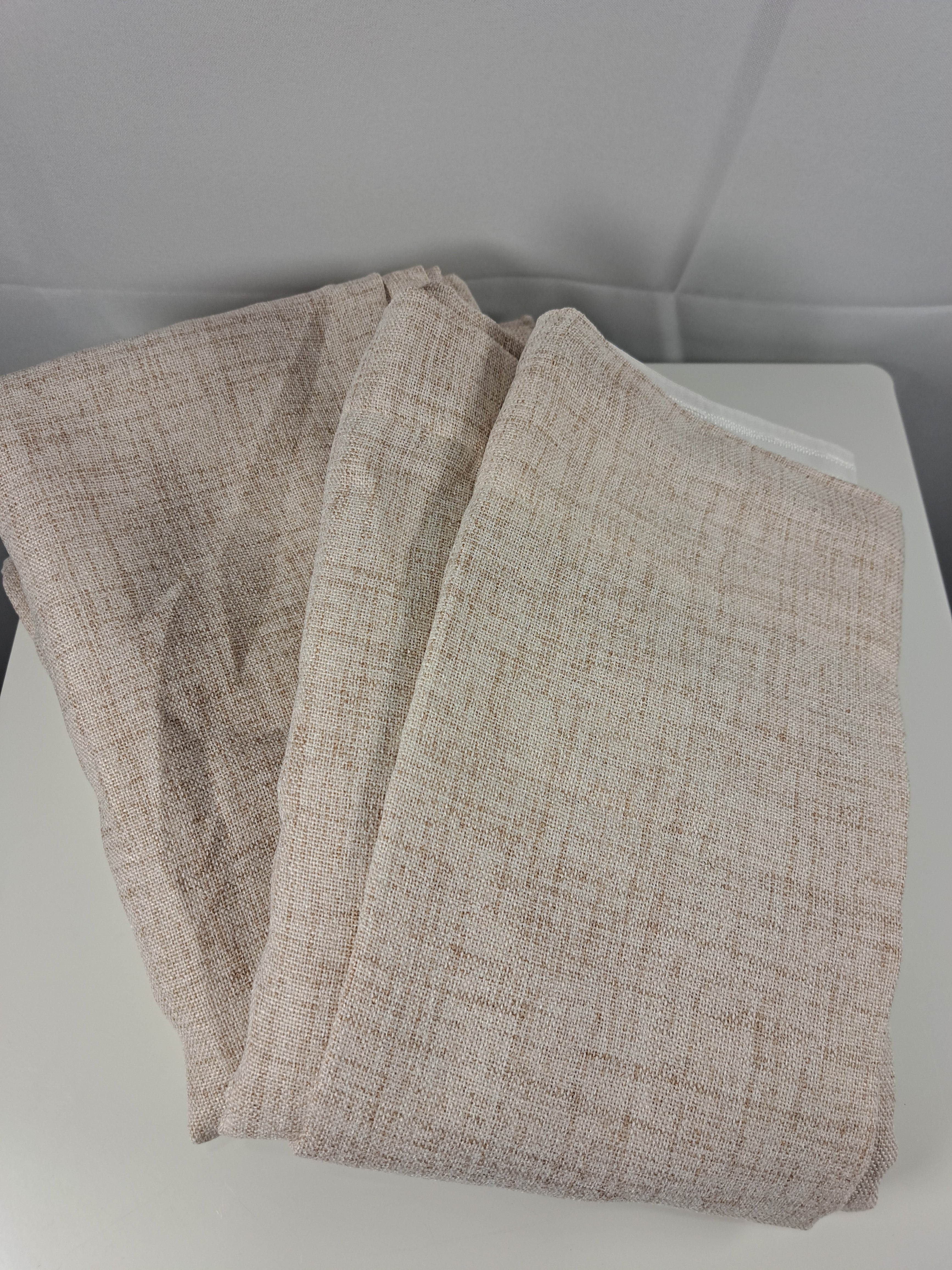 Pusiau permatomos užuolaidos šviesiai rudos spalvos, 140 × 225 cm, 1 vnt., Melodieux