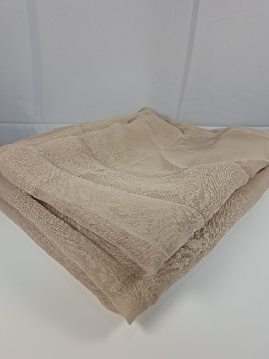 Dieninės užuolaidos tamsaus smėlio spalvos, 140 cm pločio, 175 / 215 / 245 cm ilgio, 1 vnt.